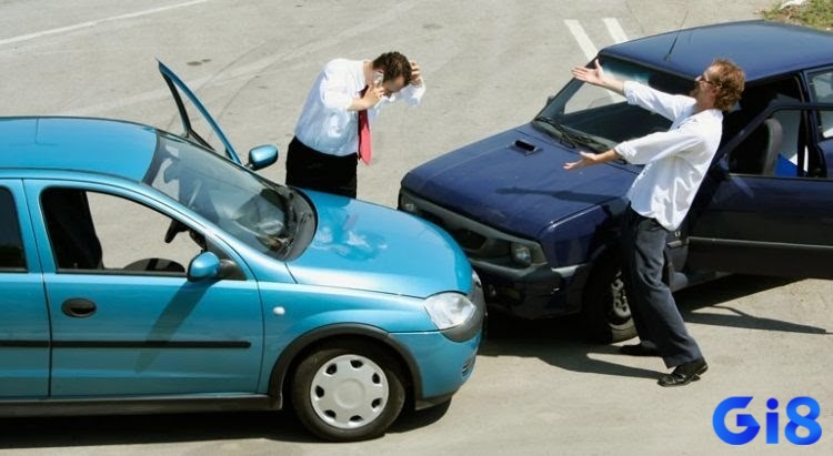 Mơ thấy lái xe ô tô gây tai nạn dự báo đề thủ có thể gặp phải một số khó khăn